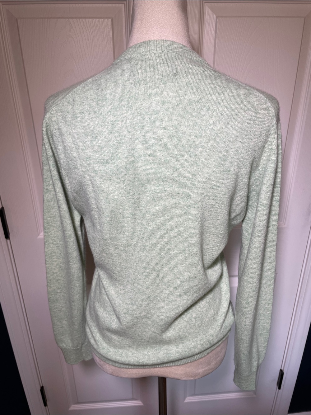 Vintage Cashmere by Pringle 60s Mint Green Crewneck Button-Front Cardigan Size M - Picture 4 of 8